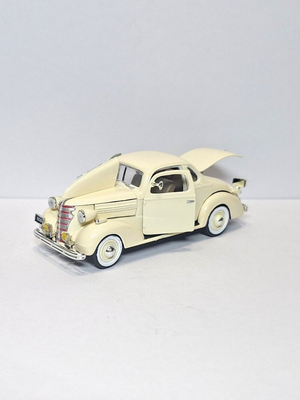 1938 Chevy Master Deluxe 1:32 Scale